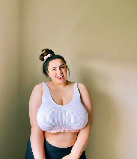 Jazminealeahh modelo desnudo galerías