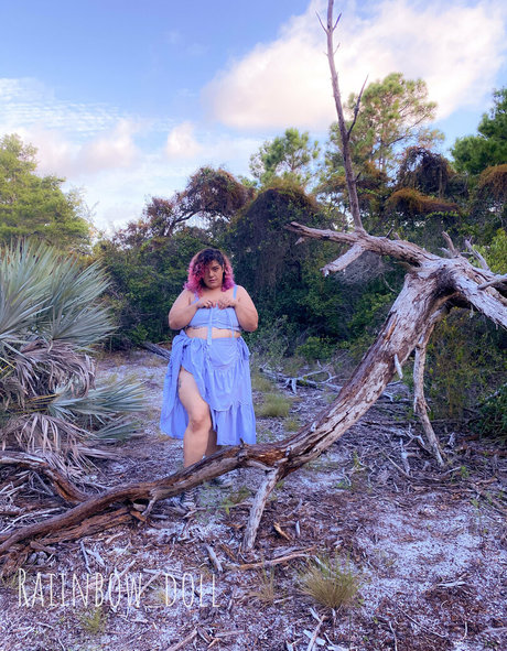 raiindoll modelo pornografico foto