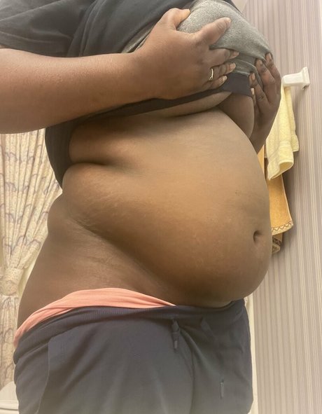 izzy back again modelo hd galería