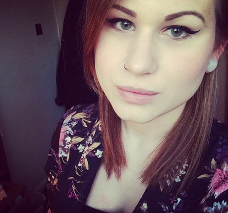 Honey And Sulphur exclusive model gallery