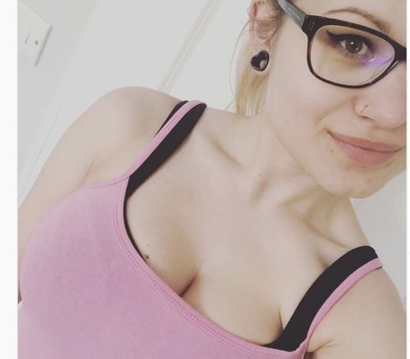 Honey And Sulphur top pornstar photos