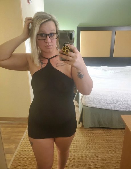 itsyourgirl44 Miniature