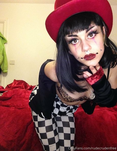 rudecrudenfree modèle érotique photos