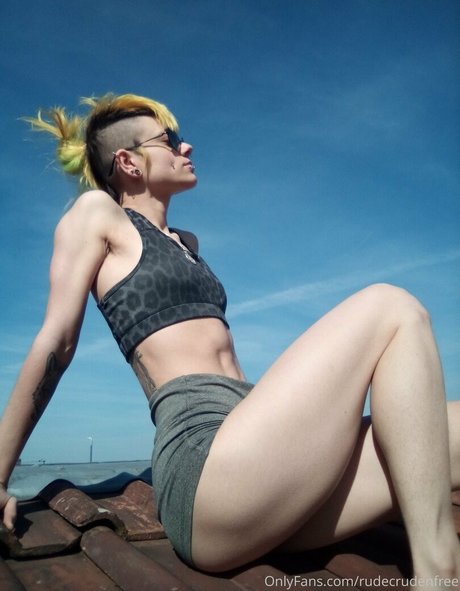 rudecrudenfree modelo agradable galería