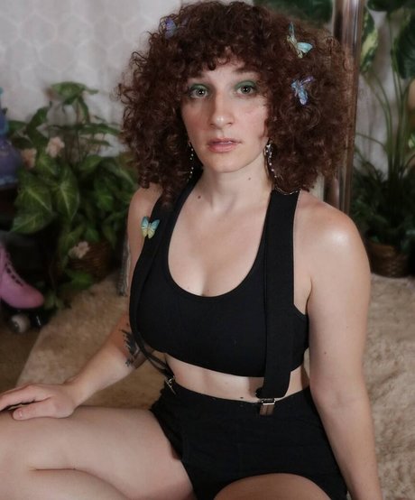 Britanny Simon model hd img