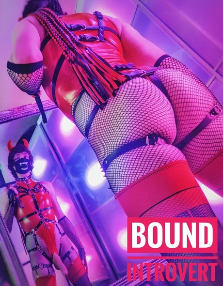 BoundIntrovert nude model archive