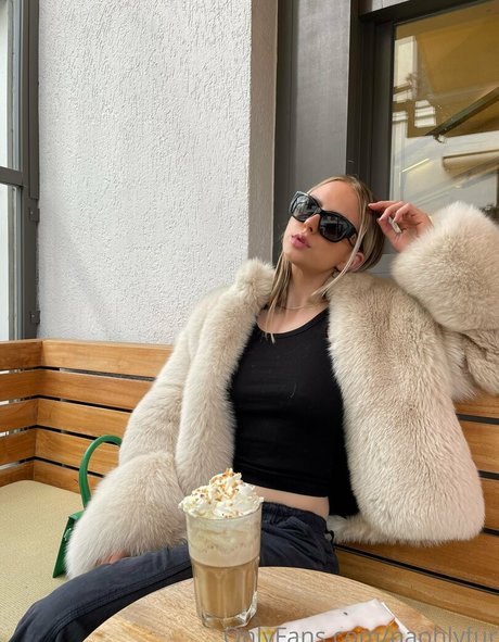 naohlyfur actrice pornographique galeries