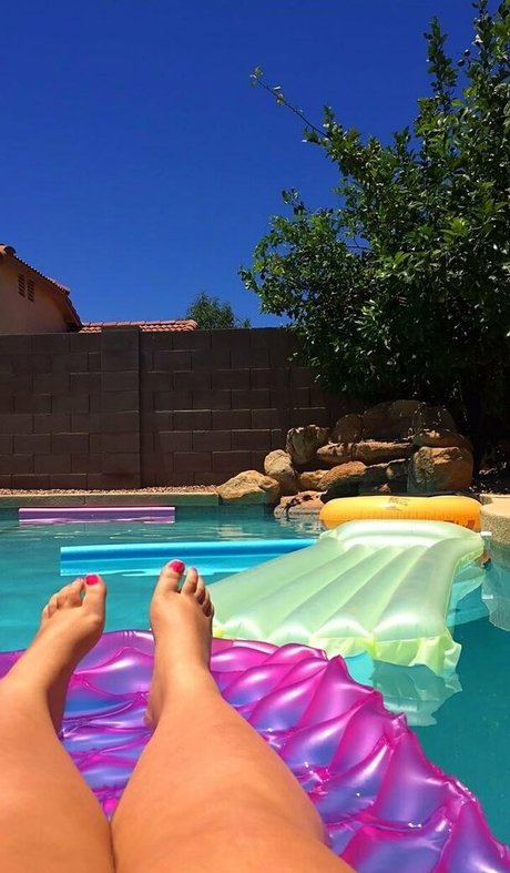 fluffybarbie actrice érotique des photos