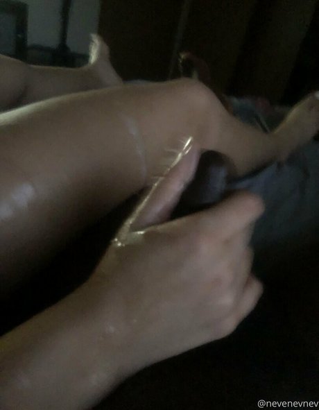 nevenevnev actriz atractiva imágenes