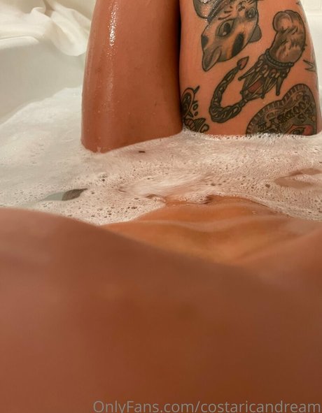 costaricandream modelo desnuda galería