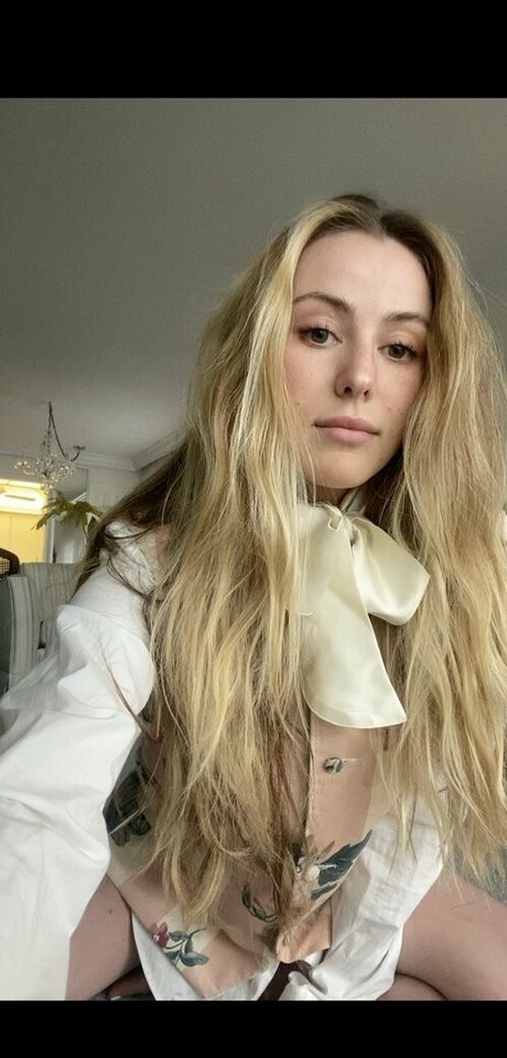 carolinecalloway modèle xxx image