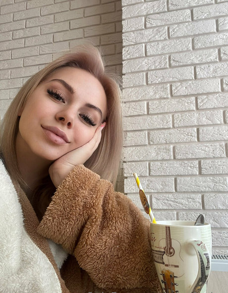 mmelaniee estrella desnuda imágenes