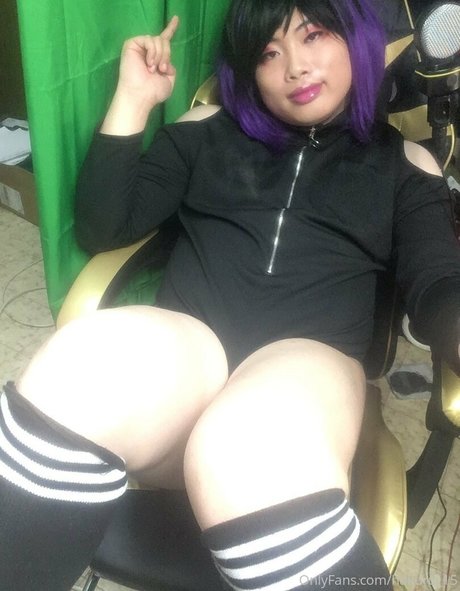 hakuru 15 étoile nue img