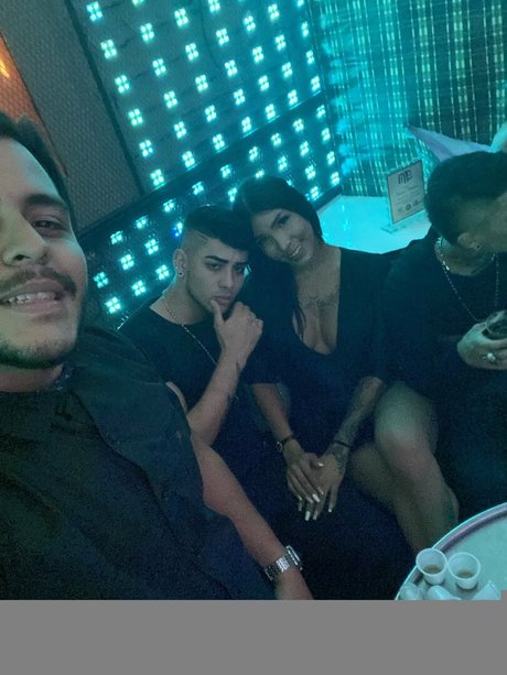 vicosexx modelo superior imágenes