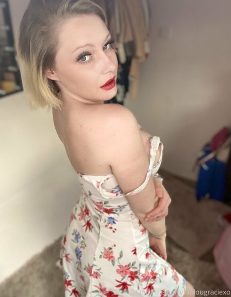 chaton mouillé onlyfans adulte de haute qualité collection