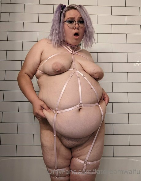 fatdreamwaifu beau modèle des photos