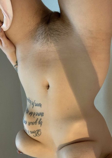 lunackitsuen modelo porno imagen