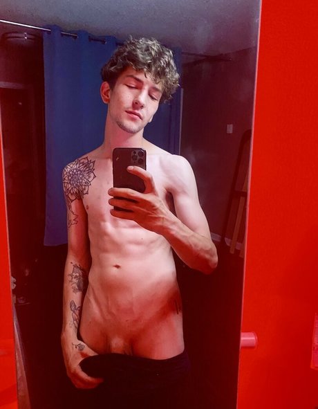 chrisoflyng star sexy pics