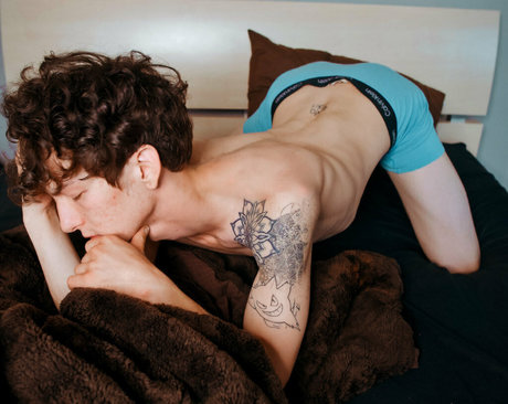 chrisoflyng estrella superior galerías