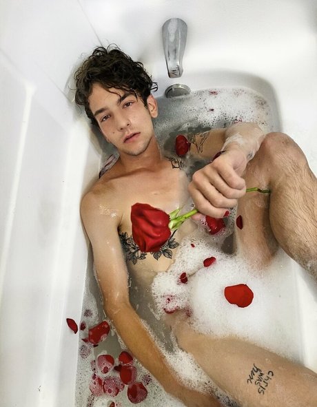 chrisoflyng modèle gratuit images