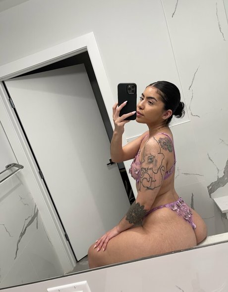 aakari modelo gratis imágenes