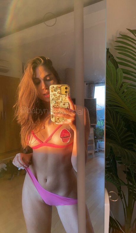 babynicolslife actrice de nus image