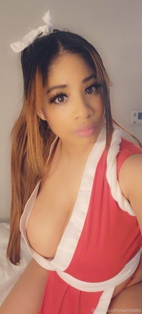 aaimztako actrice sexy des photos