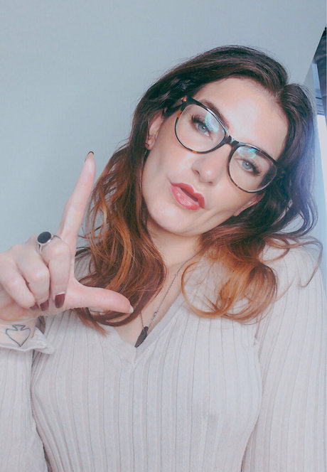 adreenacuckoldress modèle magnifique photos