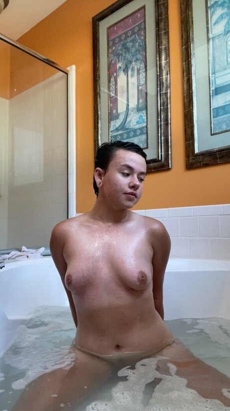 babyomegaa estrella libre archivo