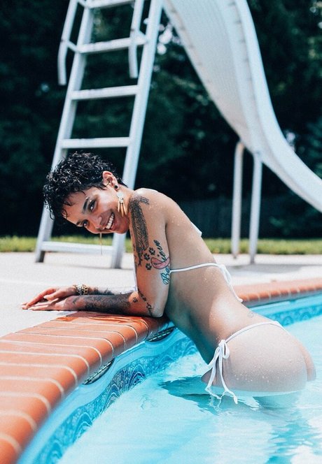Sincerelymerce hot model images