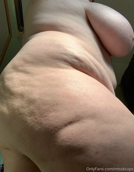 misskcups actrice nue collection