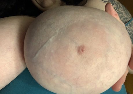 misskcups modelo hermosa foto