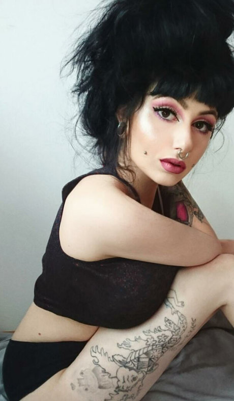 Zainab estrella sexy galería