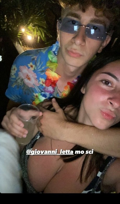 Vittoria Rubeo estrella porno atractiva archivo