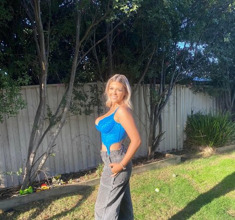 Chantelle A estrella caliente fotos