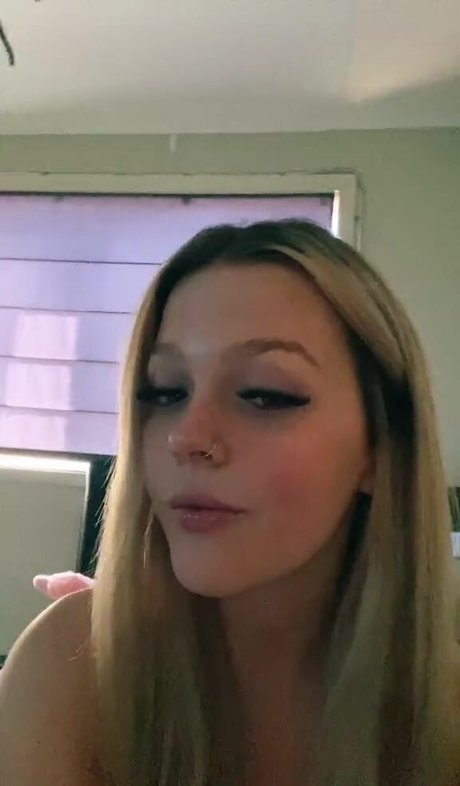 Chantelle A actrice sexy galeries