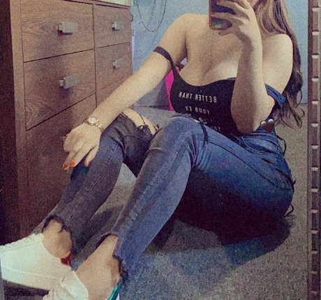 Arely Walle desnudos de estrellas fotos