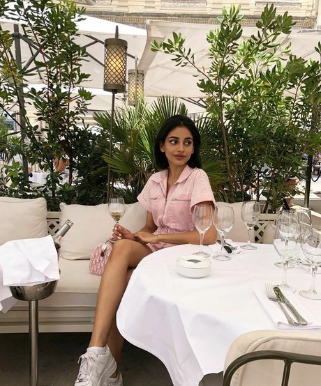 Banita Sandhu top star photos