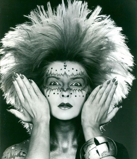 Toyah star du porno sympa des photos