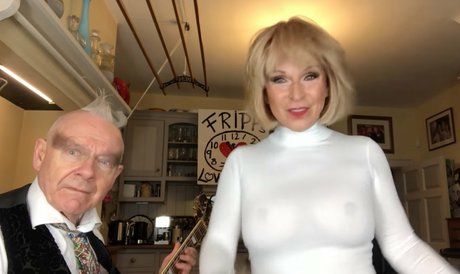 Toyah modelo desnuda imágenes