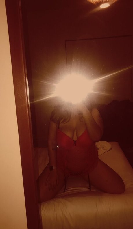 Lightnesss modelo de alta definición foto