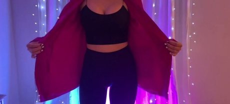 ASMR Relax model hd img