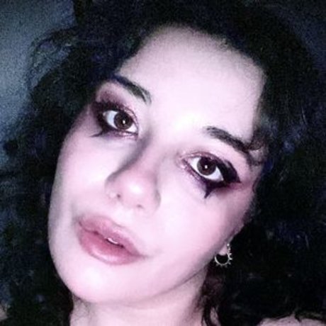 DemonG Bugs bonita actriz foto