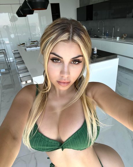 Alexa Dellanos estrella porno hd galería