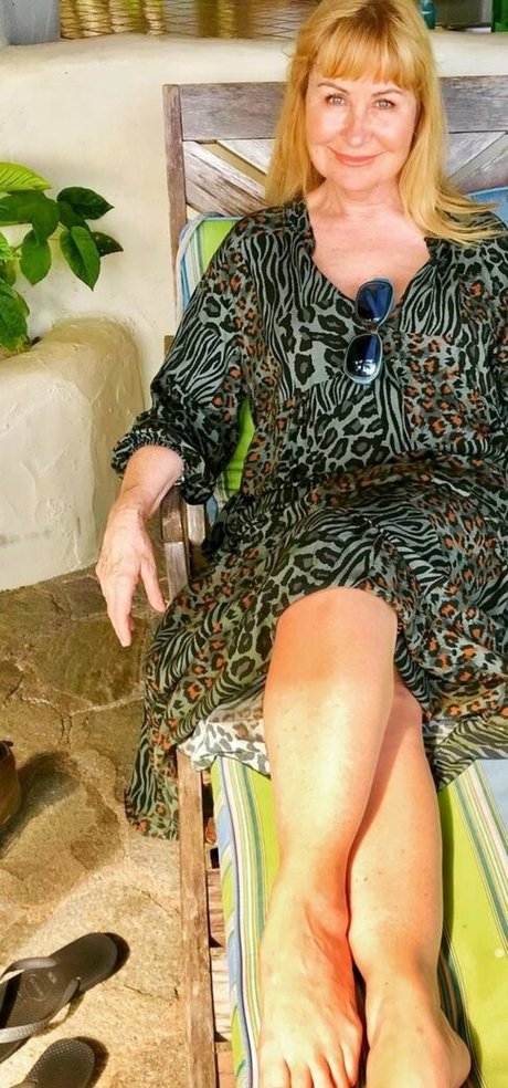 Sian Lloyd model best img