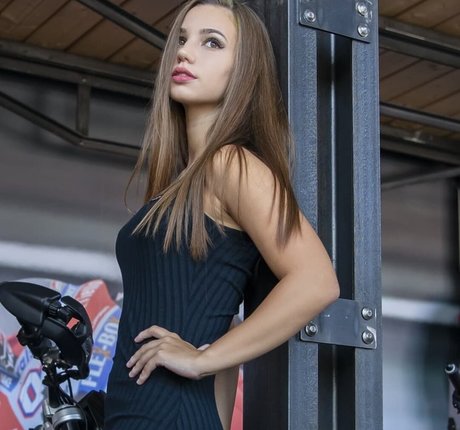 Fiege Eszter nude model photos