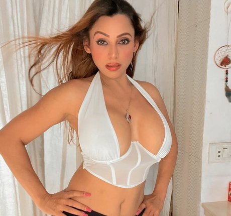 Karrishma Kar pornstar perfect pics