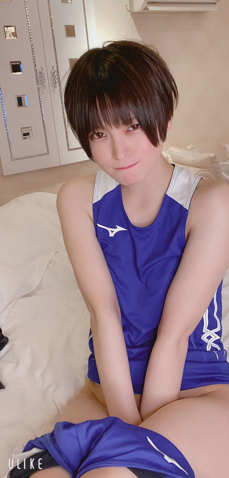 Moko Hirose modèle pornographique image