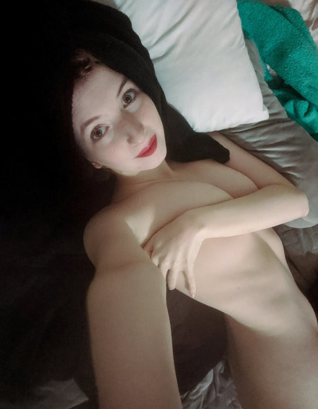 Evettes Niche modèle xxx des photos