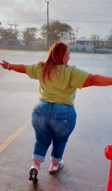 SueAnn modelo superior galerías